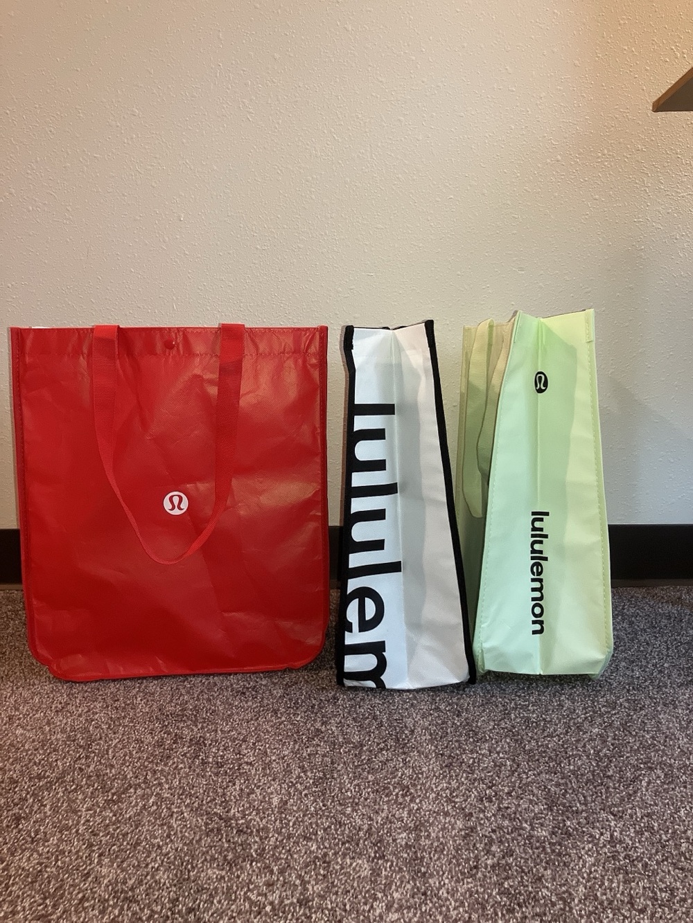 •SOLD•3 Large LuLulemon Shopping Tote Bags EXCELLENT CONDITION•SOLD• - Picture 14 of 15